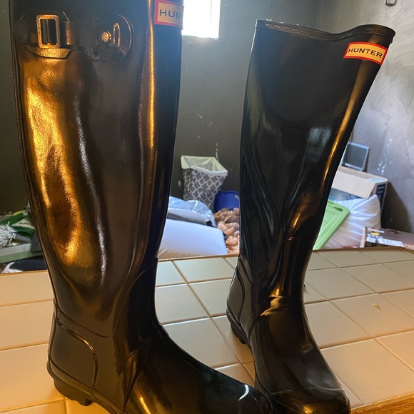 BRAND NEW HUNTER BOOTS SIZE 8 - Picture 1 of 2